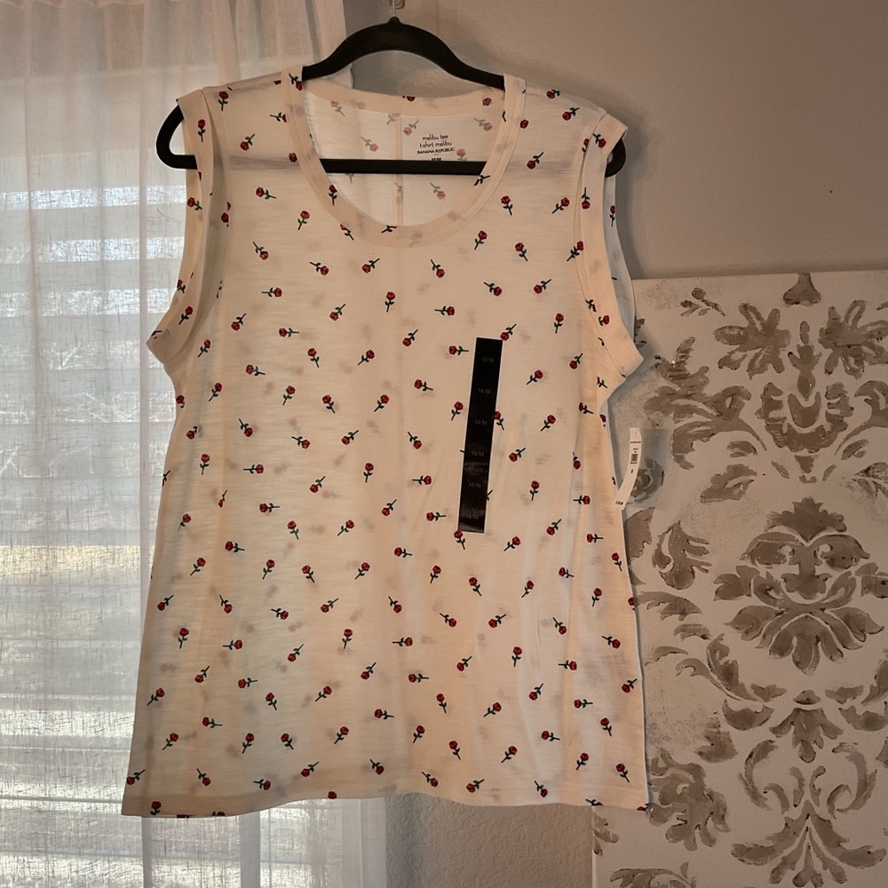 Banana Republic Tee